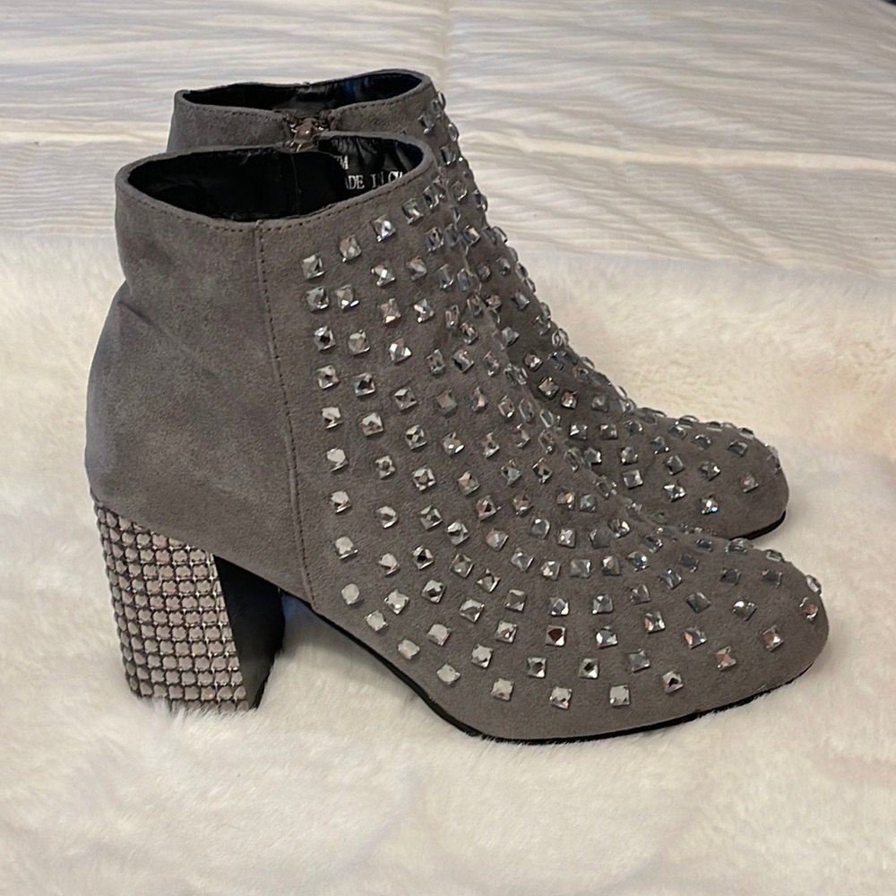 Jean Boyce Womens size 7 grey w/ SHINY studded ankle boots